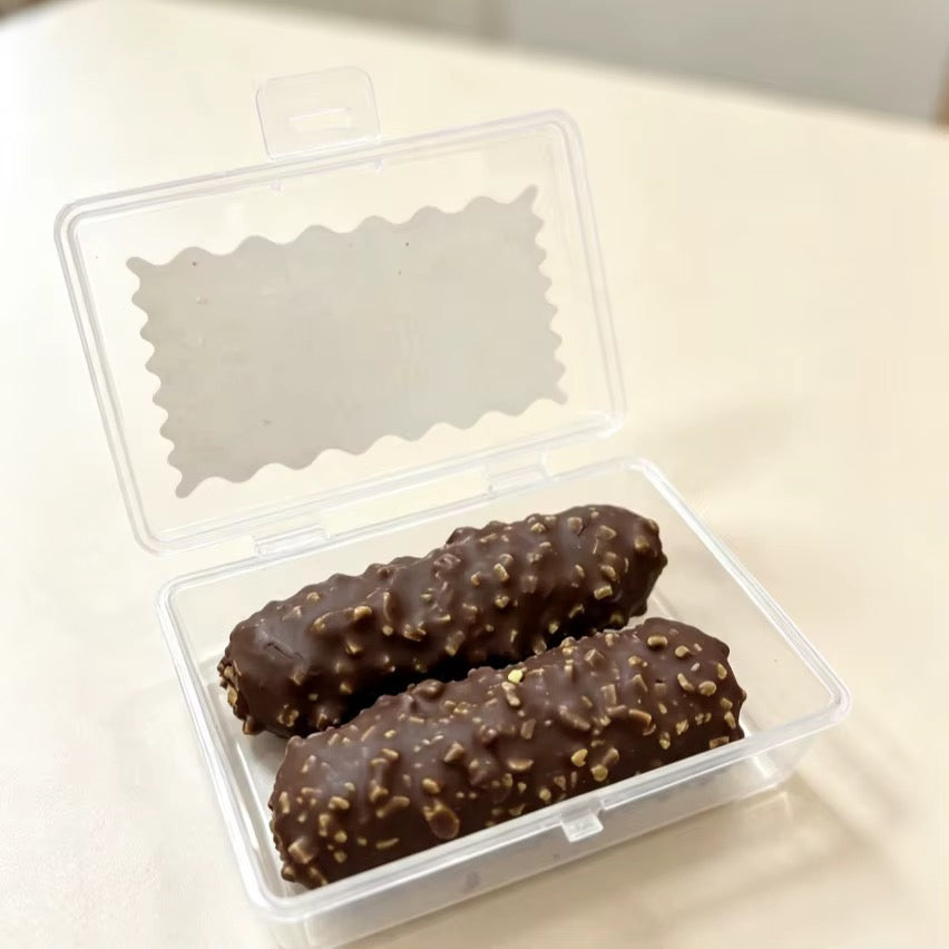 Chocolate crisp wax cracking