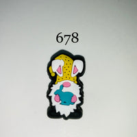 678-Gnome w/bunny